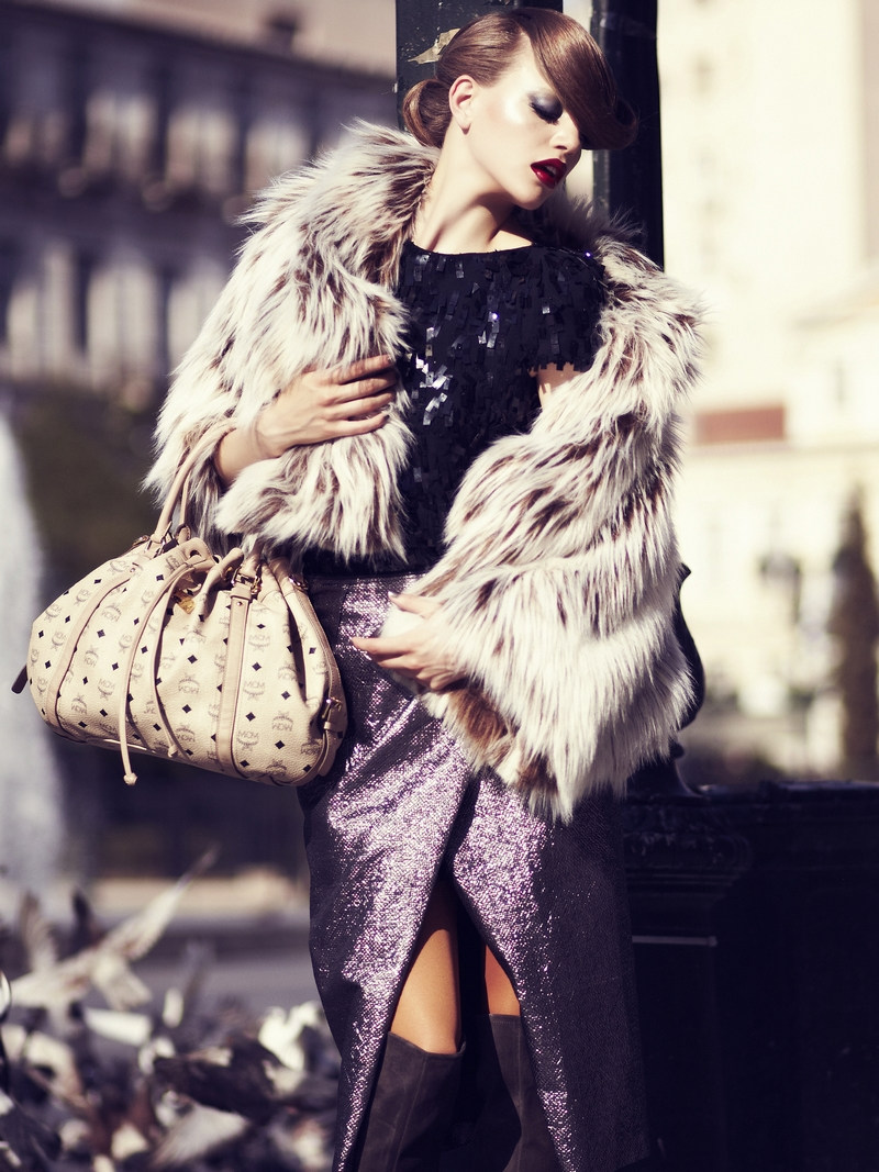 Lisa_Skoulos_Madame_Figaro_05