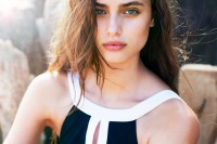 taylor-hill-della-bass1