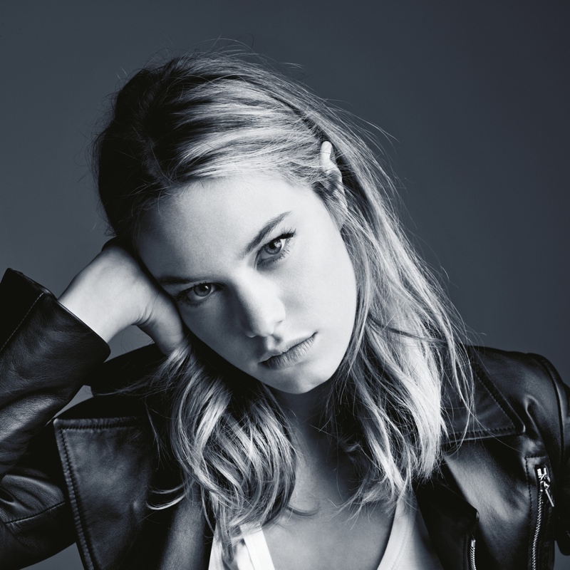 camille-rowe-photo-shoot4.jpg