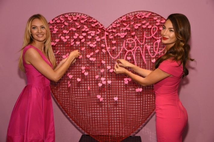 Victorias Secret Models Do Valentines Day Promo In Style 6160