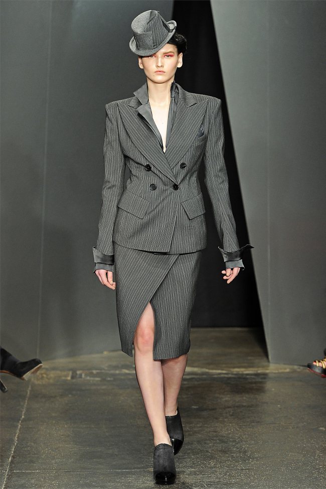 Donna Karan Ready To Wear Fashion Show, Collection Fall Winter 2012  presented during New York Fashion Week, runway look#025 – NOWFASHION