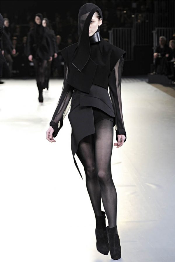 Mugler Fall 2012 | Paris Fashion Week – Fashion Gone Rogue