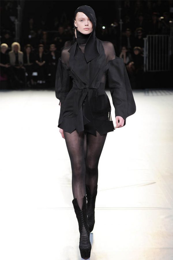 Mugler Fall 2012 | Paris Fashion Week – Fashion Gone Rogue