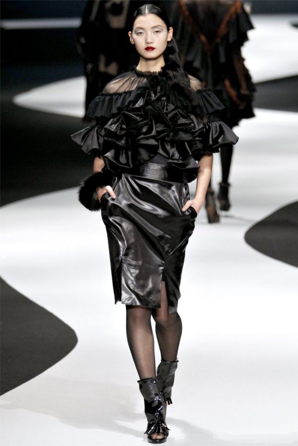 Viktor & Rolf Fall 2012 | Paris Fashion Week – Fashion Gone Rogue