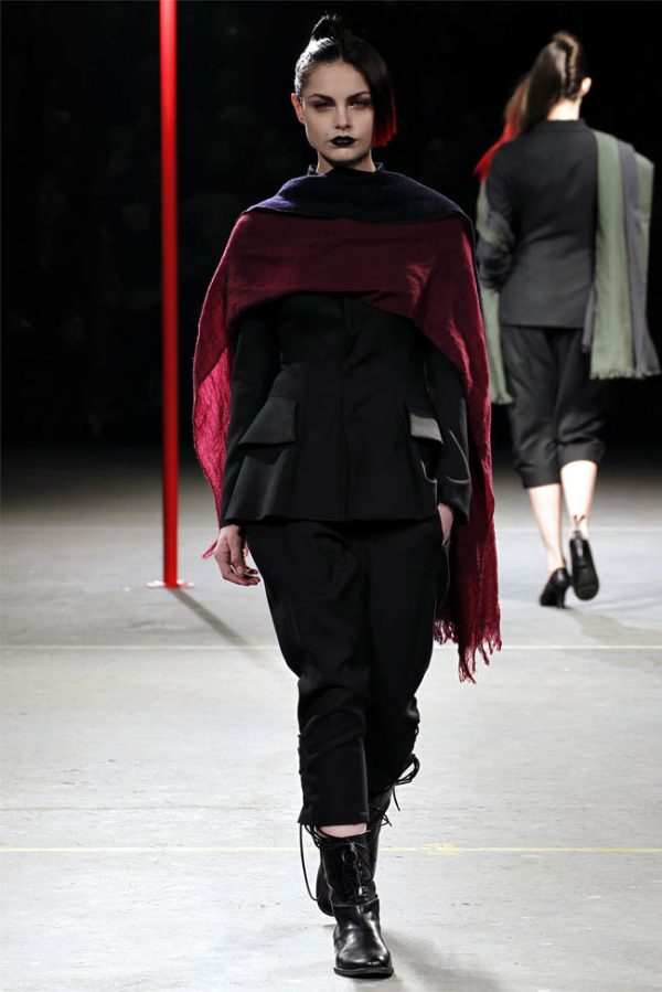 Yohji Yamamoto Fall 2012 | Paris Fashion Week – Fashion Gone Rogue