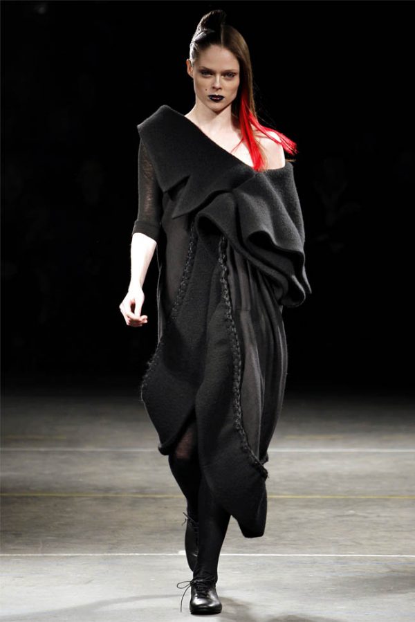 Yohji Yamamoto Fall 2012 | Paris Fashion Week – Fashion Gone Rogue