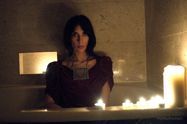 ManiaMania Enlists Jamie Bochert for its "Performance" Campaign