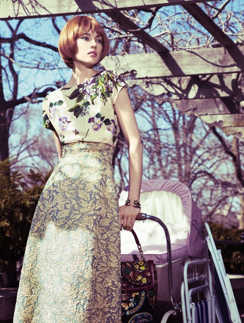 Yossi Michaeli Captures Housewife Chic for Elle Mexico May 2013