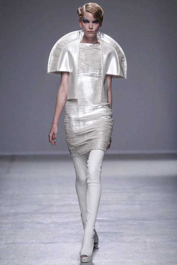 Gareth Pugh Spring/Summer 2014 | Paris Fashion Week – Fashion Gone Rogue