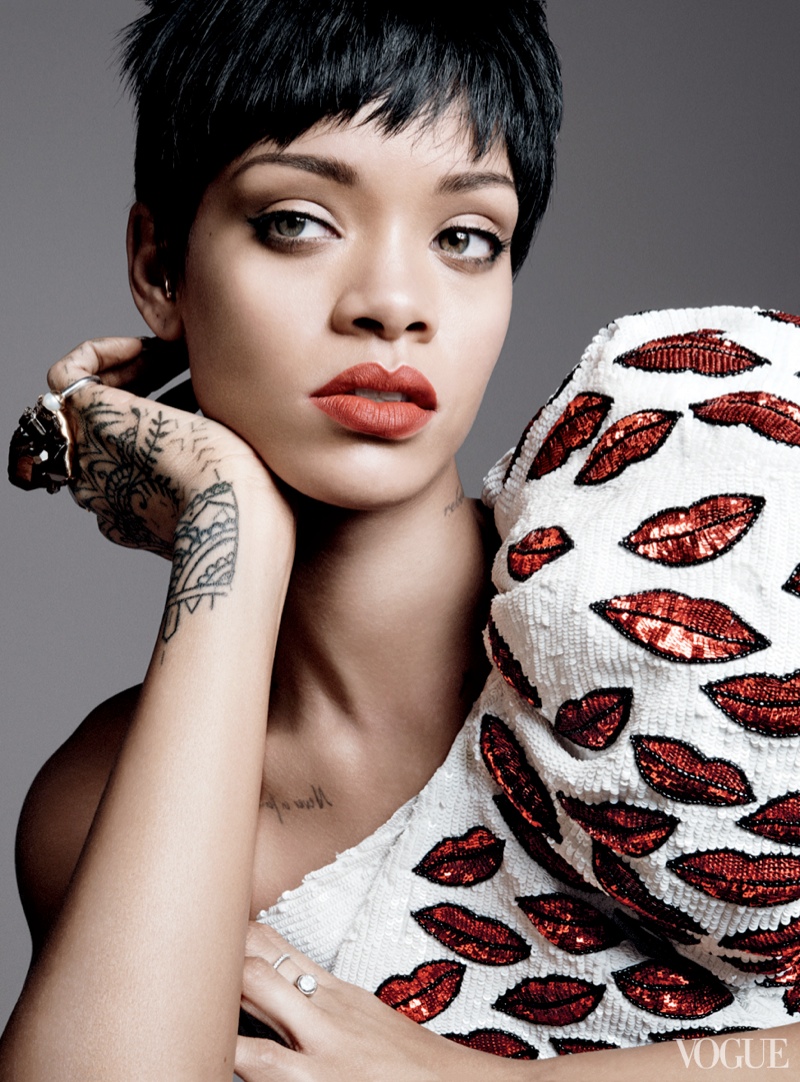 Rihanna covers Vogue US March issue in Louis Vuitton - my fashion life