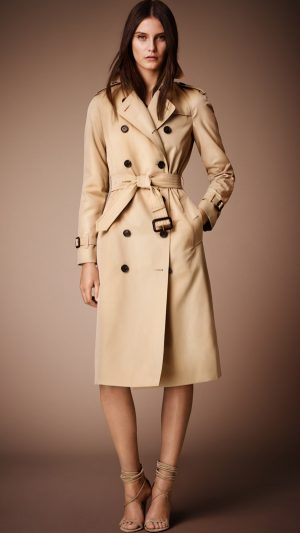 Burberry Heritage Trench Coat: Classic to Modern Style