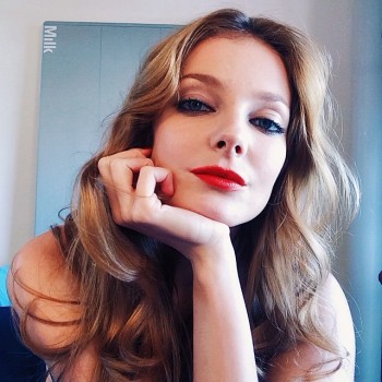 Pretty Faces: 15 Model Beauty Selfies – Fashion Gone Rogue