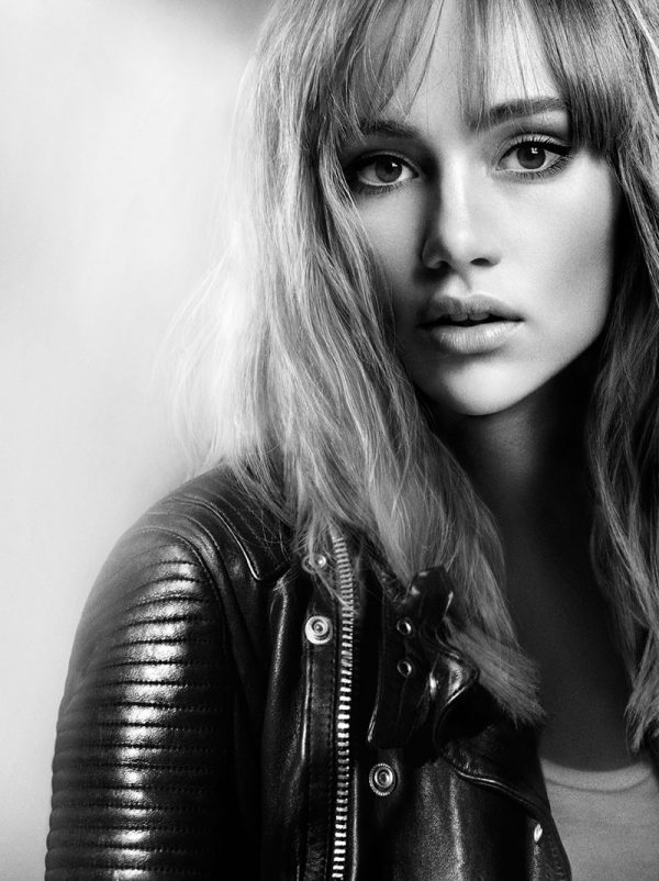 Suki Waterhouse Fronts New Burberry 'Brit Rhythm' Fragrance Ad ...