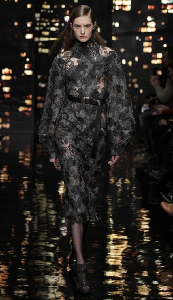 Donna Karan Celebrates New York City with Black & Gold Looks for Fall ...