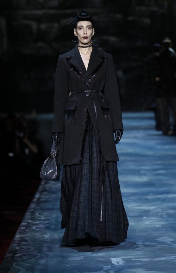 Marc Jacobs Goes for Opulence & Glamour for Fall 2015 – Fashion Gone Rogue