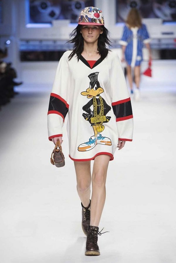 Moschino Goes ‘Looney Tunes’ for Hip-Hop Inspired Fall 2015 – Fashion ...