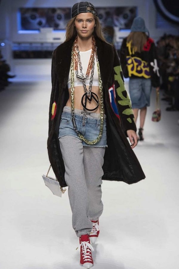 Moschino Goes ‘Looney Tunes’ for Hip-Hop Inspired Fall 2015 – Fashion ...