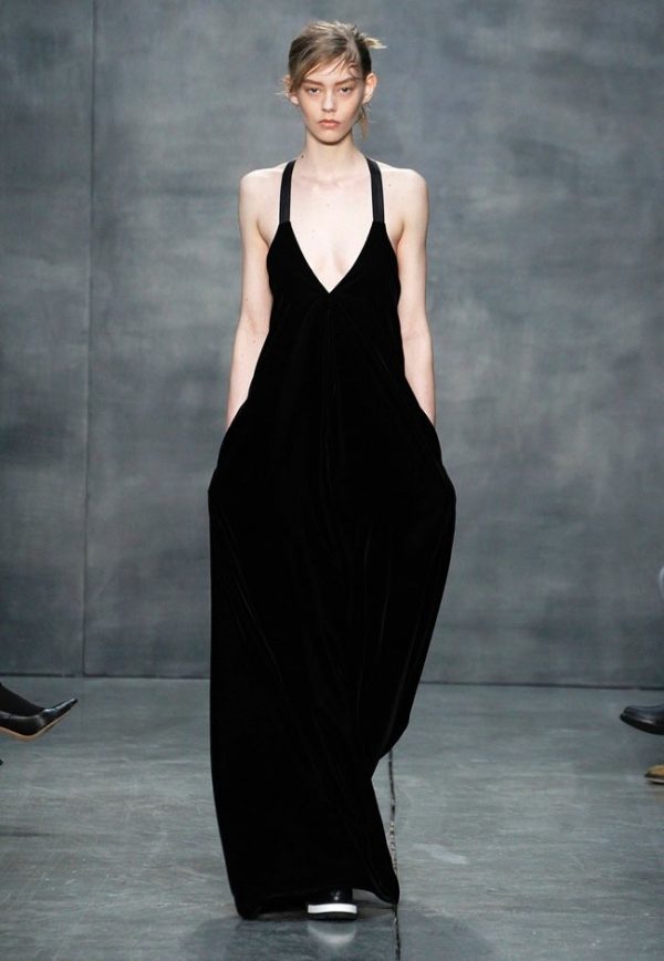 Vera Wang Brings a Relaxed Silhouette to Fall 2015 – Fashion Gone Rogue