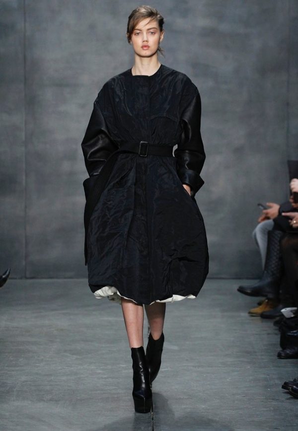 Vera Wang Brings a Relaxed Silhouette to Fall 2015 – Fashion Gone Rogue