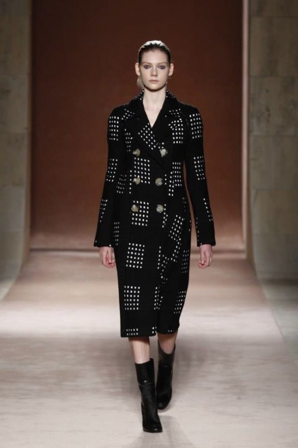 Victoria Beckham Focuses on the Dress for Fall 2015 – Fashion Gone Rogue