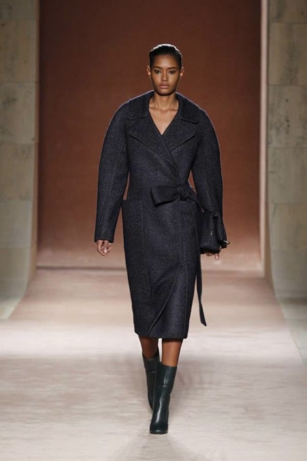 Victoria Beckham Focuses on the Dress for Fall 2015 – Fashion Gone Rogue