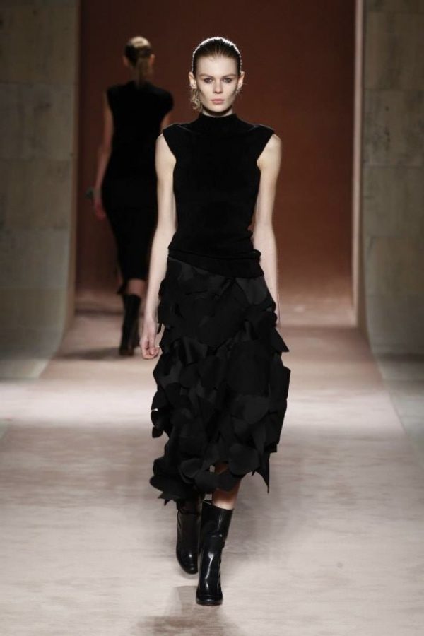 Victoria Beckham Focuses on the Dress for Fall 2015 – Fashion Gone Rogue