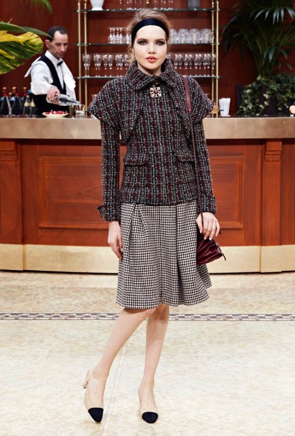 Cara Delevingne, Kendall Jenner Rule the Chanel Runway – Fashion Gone Rogue