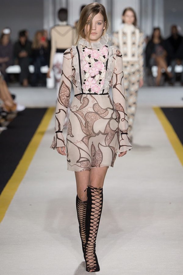 Giambattista Valli Gets 70s Inspired for Fall 2015