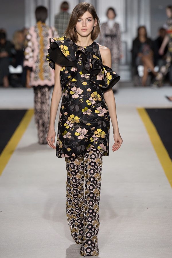 Giambattista Valli Gets 70s Inspired for Fall 2015