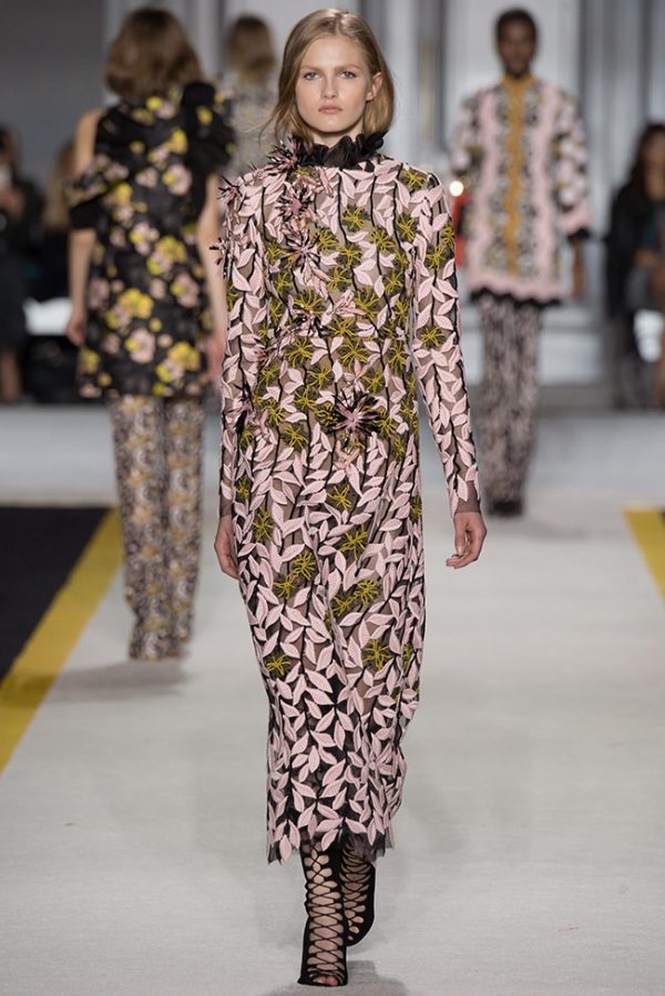 Giambattista Valli Gets 70s Inspired for Fall 2015