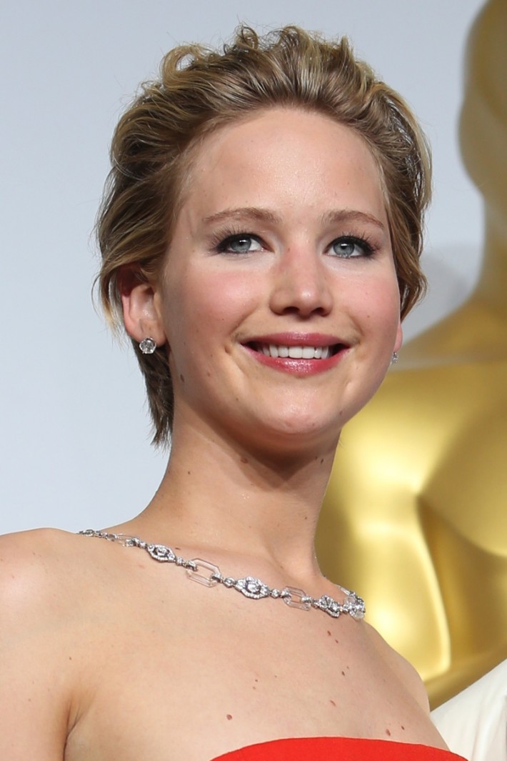 Jennifer Lawrence Hairstyles: From Short To Long Hair