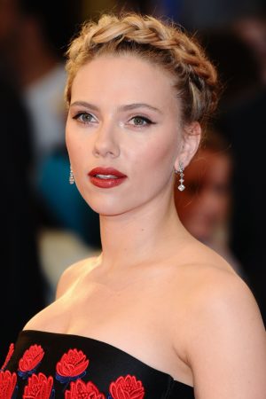 Scarlett Johansson Hairstyles: Scarlett's Best Hair Photos