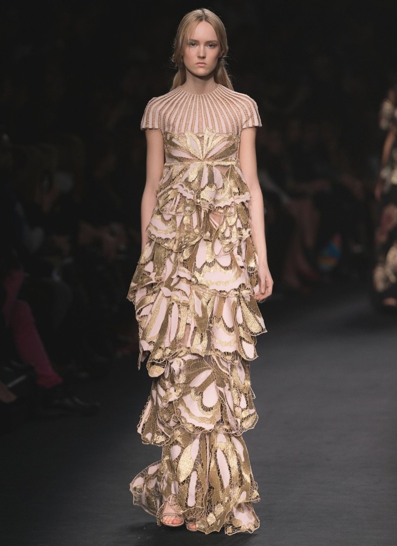 Valentino Embraces Black & White for Fall 2015 | Fashion Gone Rogue