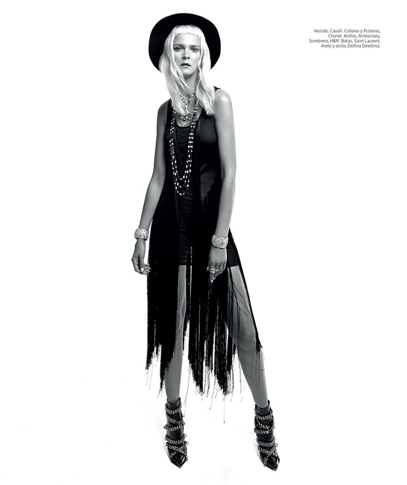 Boot Fashion: Carmen Kass in Gucci Knee High Boots. Vogue Mexico, 09.2012.  - Booted Up