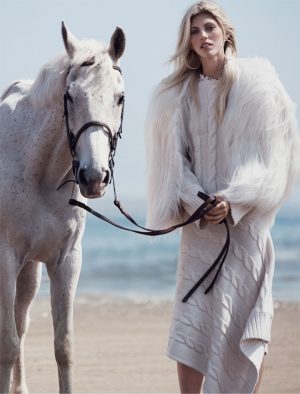 Devon Windsor is a Beach Beauty for Vogue Mexico by Dean Isidro ...