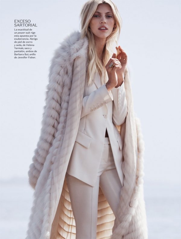 Devon Windsor is a Beach Beauty for Vogue Mexico by Dean Isidro ...