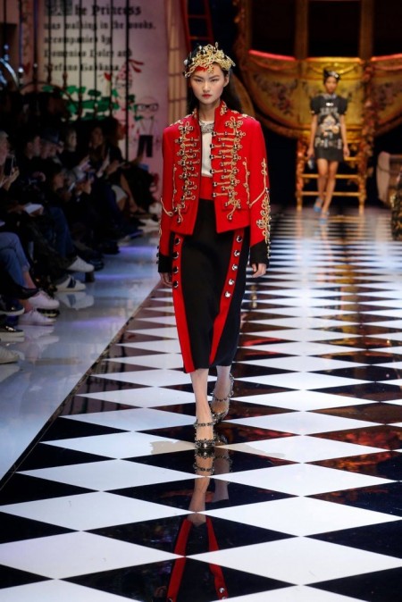 Military Jackets Trend at Fall 2016 Shows - Gucci, Dolce & Gabbana
