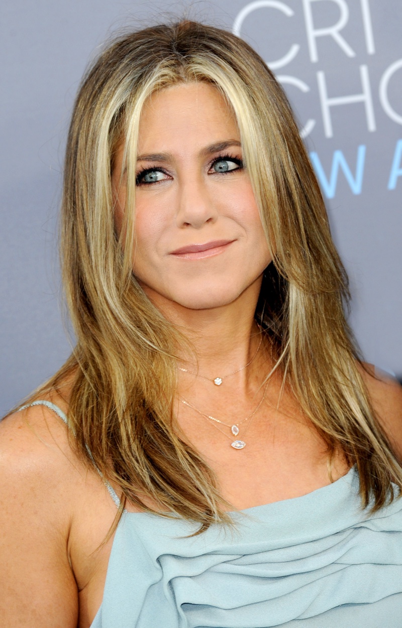 Heres What to Ask for to Get Jennifer Anistons Hair Color
