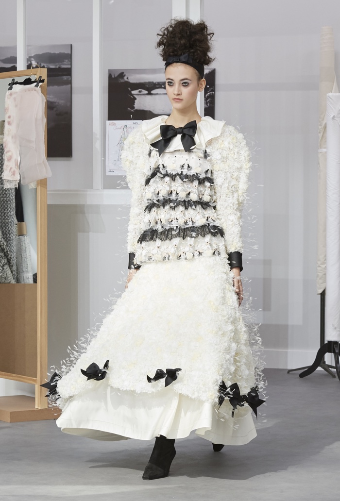 onderpand Darts Tub Chanel Fall 2016 Haute Couture Runway