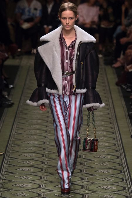 Burberry 2016 Fall / Winter Runway