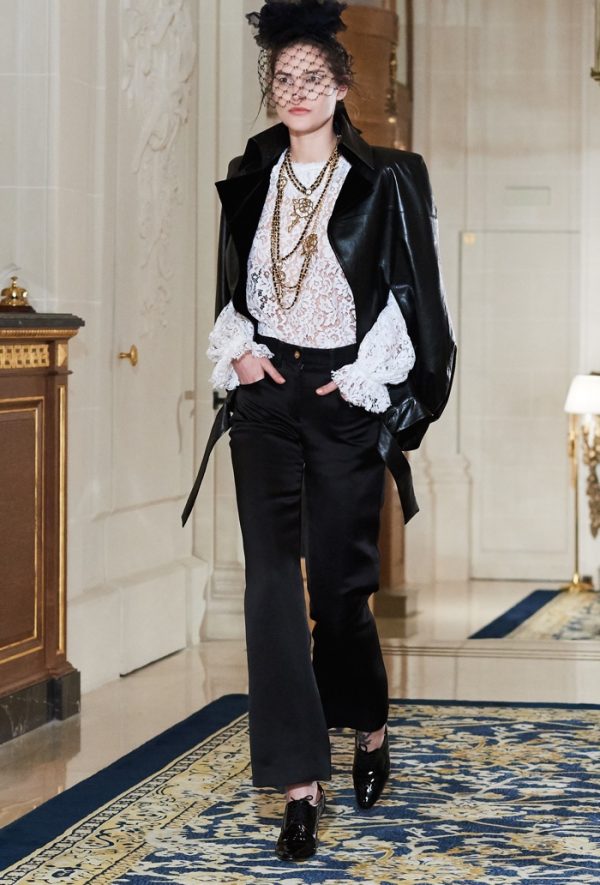 Chanel Pre-Fall 2017 Runway Show