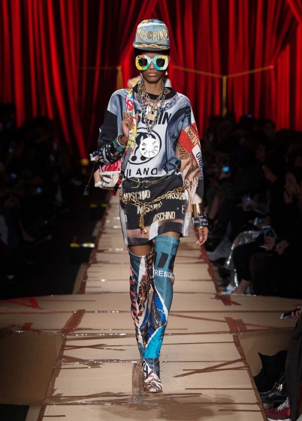 Moschino 2017 Fall / Winter Runway