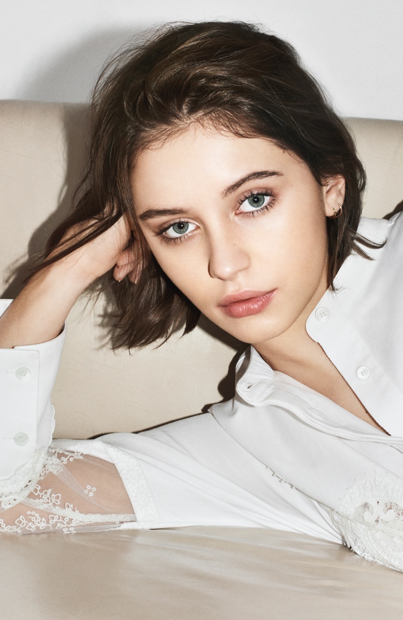 iris law burberry beauty daughter jude campaign essentials frost sadie fronts caption latest instyle wears hair shoot