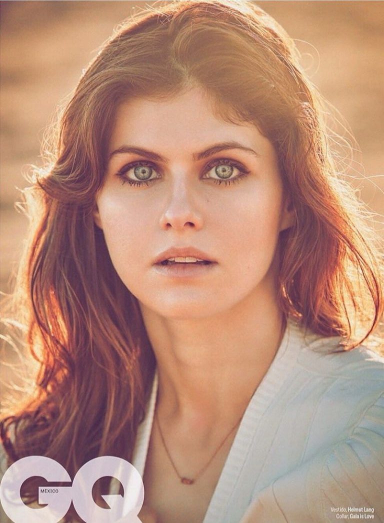 'Baywatch' Star Alexandra Daddario Looks Smokin' Hot in GQ Mexico ...