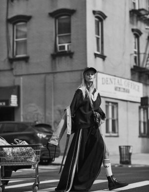 Frida Aasen | Street Style Fashion Editorial | ELLE China