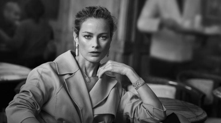 Carolyn Murphy poses in Florence, Italy, for Buccellati's spring-summer 2018 campaign
