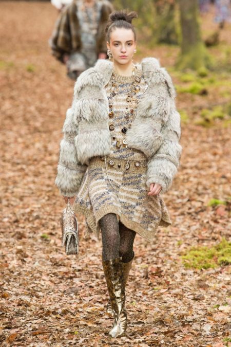 CHANEL on X: Rows of faux fur envelop knitted dresses at the  #CHANELFallWinter 2018/19 show. #PFW  / X