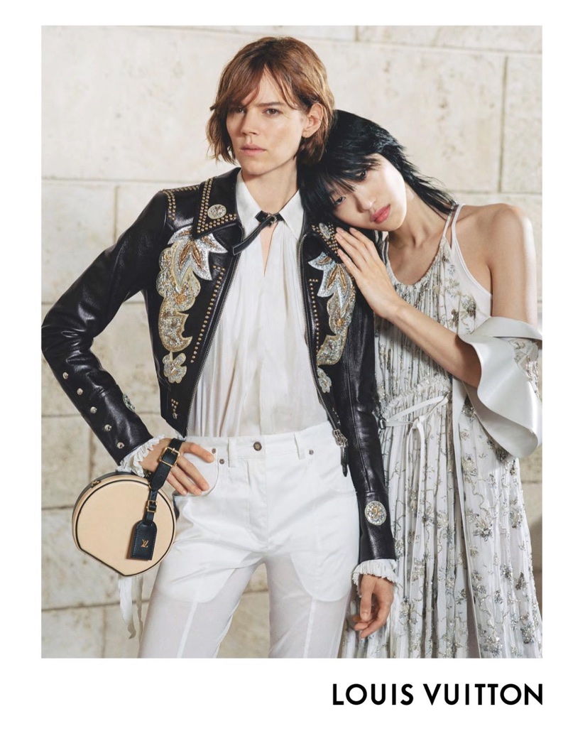 Louis Vuitton on X: #LéaSeydoux and #SoraChoi for #LVFW20. For his new # LouisVuitton campaign, @TWNGhesquiere photographed a cast of celebrity  friends, kindred spirits, and favorite faces for a personal gallery of  portraits.