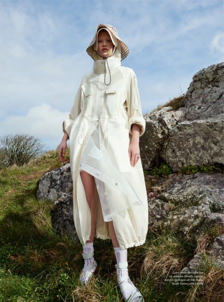 Elizabeth Davison Harper's Bazaar Netherlands Outdoor Fashion Editorial