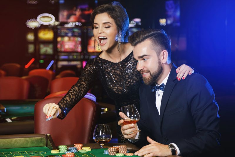 How Today's Online Casinos Can Cater to Female Players – Fashion Gone Rogue